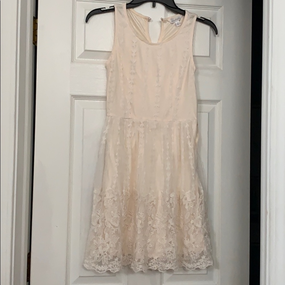 Off white lace